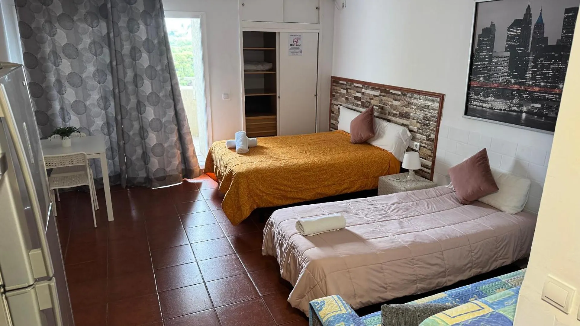 Daire Estudio Benal Beach Vista A La Piscina Benalmádena